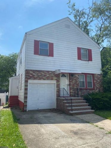 84 Webster St, Irvington, NJ 07111-2815