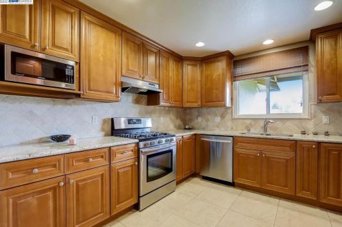 503 San Gabriel Ct, Pleasanton, CA 94566-7643