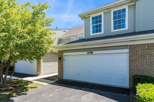 1978 Golden Gate Ln, Naperville, IL 60563-2338