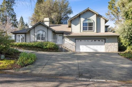 251 Aeolia Dr, Auburn, CA 95603-4906