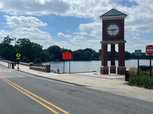 600 State St, Hobart IN  46342-6055 exterior