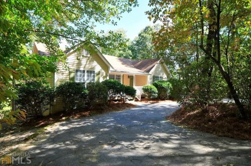 550 Long Laurel Ridge Dr, Lakemont, GA 30552-2916