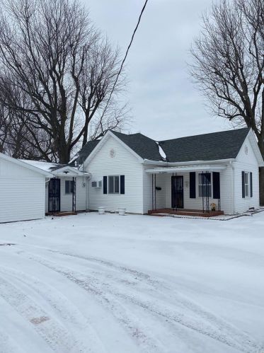 418 11th St, Saint Clement, MO 63334-1916