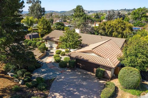 1949 Vista Grande Way, El Cajon, CA 92019-3824