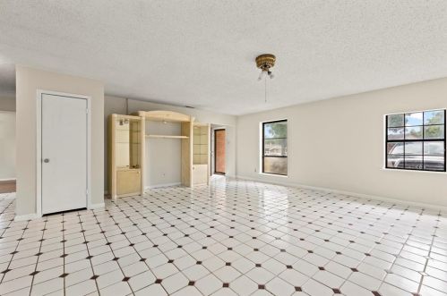 4305 Hanover Dr, Garland TX  75042-5255 exterior