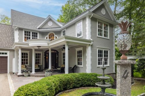 4 Kildary Dr, Stratham, NH 03885-2143