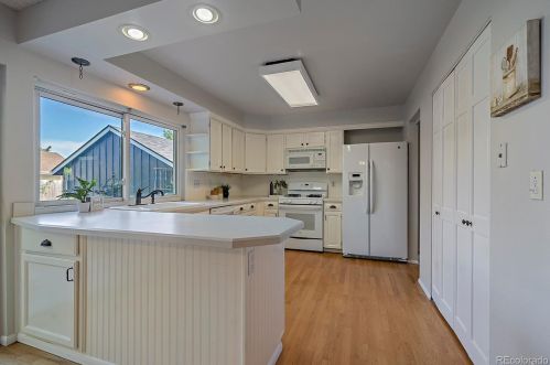 7601 Rosemary Cir, Englewood CO 80112-6421 exterior