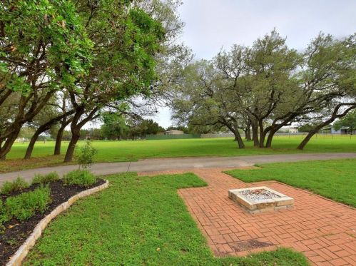 320 Greenridge Rd, Georgetown, TX 78628-3854