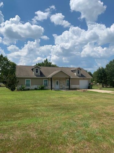41 Pine Prairie School Rd, Huntsville, TX 77320-1238