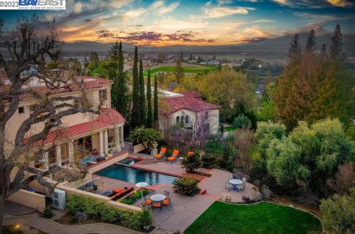 5 Grey Eagle Ct, Pleasanton, CA 94566-6978