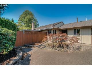 2203 154th Ave, Portland, OR 97233-3437