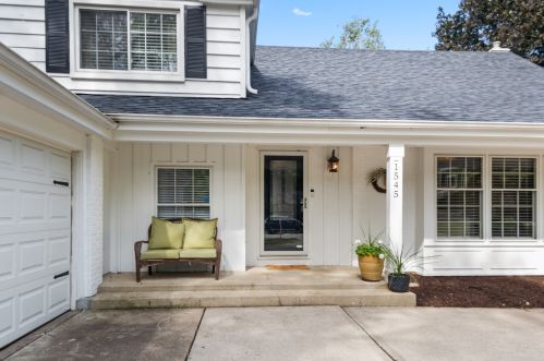 1545 Chickasaw Dr, Naperville, IL 60563-1346