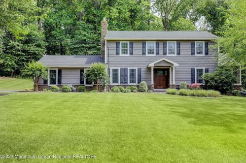 5 Wedgewood Ln, Holmdel Village, NJ 07733-1409