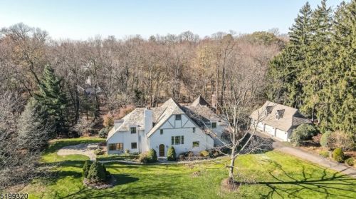 961 Nepawin Ln, Scotch Plains, NJ 07076-3405