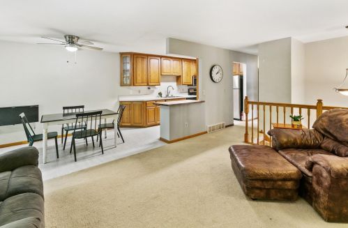 1718 Hickory Hill Dr, Saint Paul MN  55122-2410 exterior