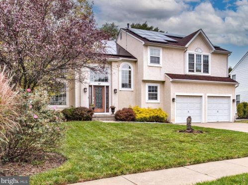17 Sandstone Dr, Erial, NJ 08081-1659