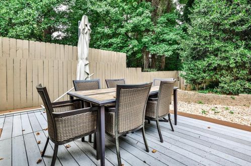2491 Emerald Ridge Ct, Atlanta GA  30345-1600 exterior