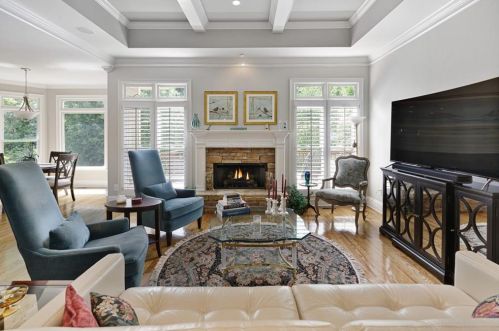 2527 Brookline Cir, Atlanta GA  30319-3690 exterior
