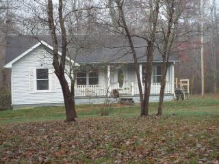 180 Stockton Cemetery Rd, Jamestown, TN 38556-6048