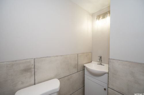 2146 Westfield Cir, Taylorsville UT 84084-4222 exterior