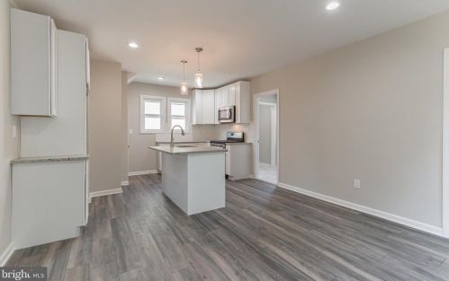 319 Marne Ave, Tavistock NJ 08033-1444 exterior