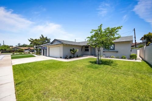 2427 Random Dr, Anaheim, CA 92804-3472