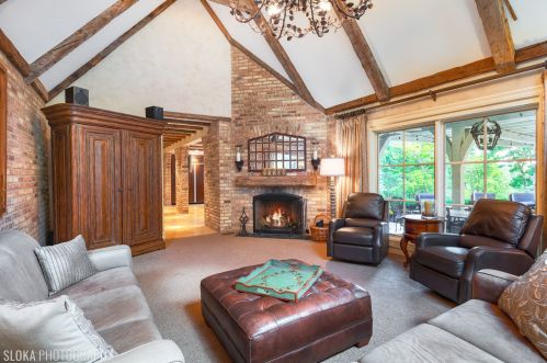 405 Blackberry Dr, Bull Valley, IL 60098-8104