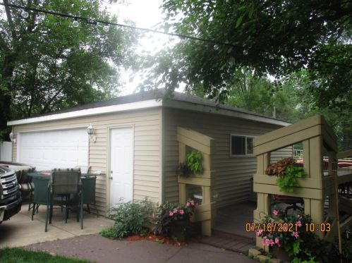 4427 6th Pl, Gary, IN 46403-2723