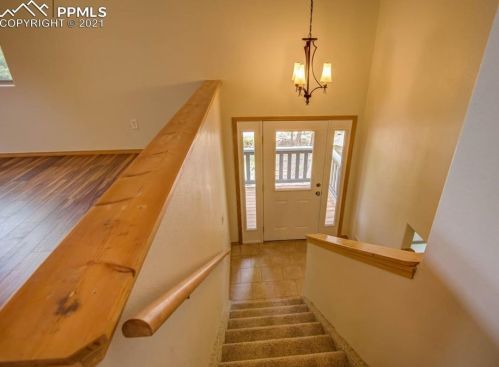 214 Gerka Ln, Twin Rock, CO 80816-9441