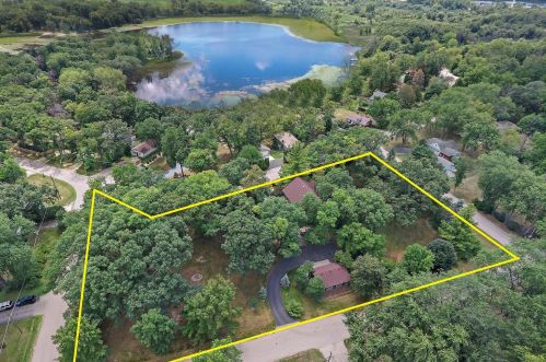 22576 Silver Lake Ave, Antioch, IL 60002-2900