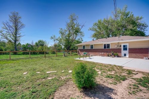 2422 14th St, Greeley CO  80634-6407 exterior