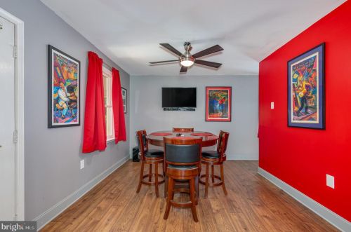 365 Big Oak Dr, Shepherdstown WV 25443-4598 exterior