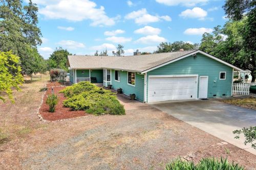 7270 Summerwood Ln, Vacaville, CA 95688-9375