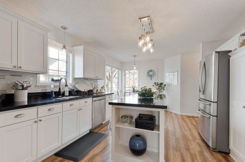 2062 Holloway Ave, Saint Paul MN  55109-3907 exterior