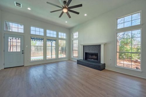 2502 Crosslands Dr, Garland TX  75040-3839 exterior