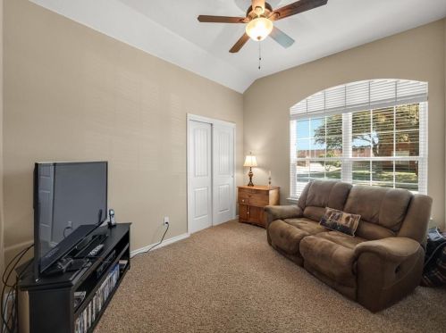 3833 Harrison Dr, Carrollton TX 75010-6323 exterior