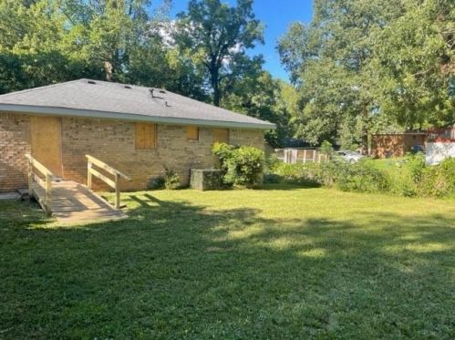 2428 Dupree Ave, Atlanta GA  30318-4756 exterior