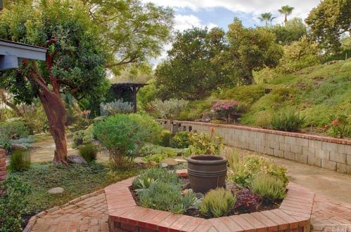 11491 Plantero Dr, Santa Ana CA 92705-3108 exterior