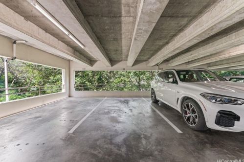 999 Wilder Ave, Honolulu HI  96822-2683 exterior