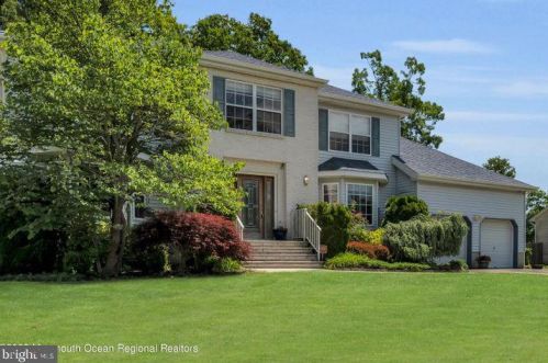 13 Stollman St, Berkeley Township, NJ 08721-1267