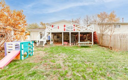 305 Lyons Dr, Lemont IL  60440-1852 exterior