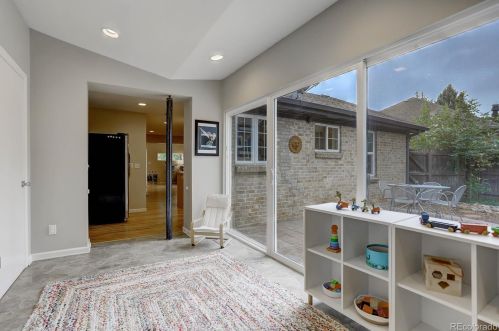 1021 Locust St, Denver CO 80222-7409 exterior