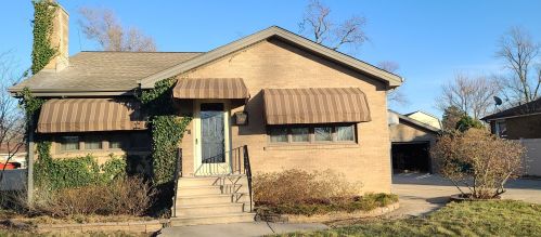1106 Oregon St, Joliet, IL 60435-3946