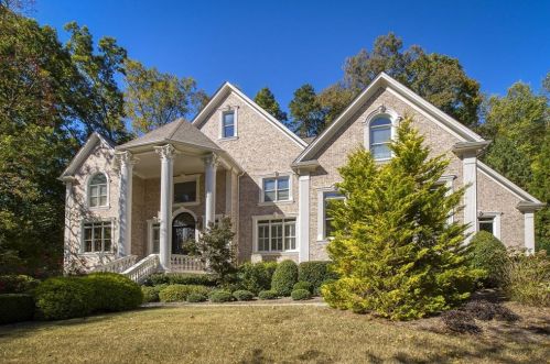 8325 Grogans Ferry Rd, Atlanta, GA 30350-3112