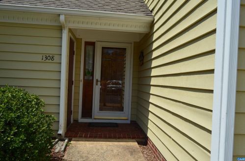 1308 Le Parc Ter, Charlottesville, VA 22901-3195