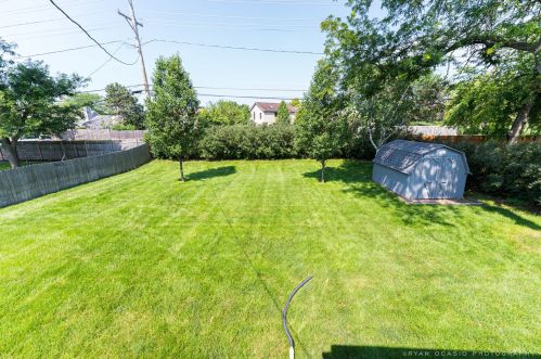 452 Aztec Dr, Carol Stream IL  60188-1586 exterior