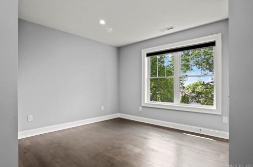 20 Lower Rocks Ln, Norwalk CT  06851-2002 exterior