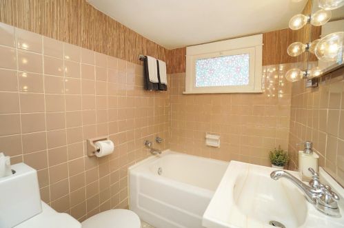 3815 Floral Ave, Cincinnati OH  45212-3922 exterior