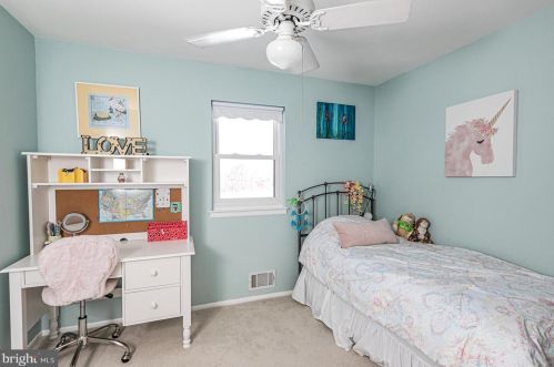 12 Hopatcong Dr, Trenton NJ  08648-4111 exterior