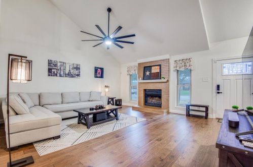 3806 Furneaux Ln, Carrollton TX  75007-2456 exterior